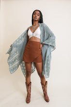 Load image into Gallery viewer, Embroidered Zig Zag Soft Kimono