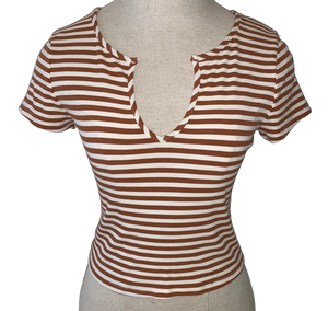 Brown and white fitted top 