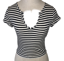 Load image into Gallery viewer, Black and white fitted knit shirt 